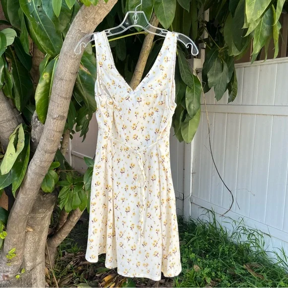 🌼 Princess Polly Nellie Floral Mini Dress. - Picture 10 of 12